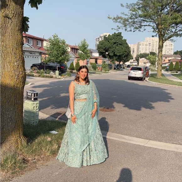 Beautiful lehega - Picture 2 of 2